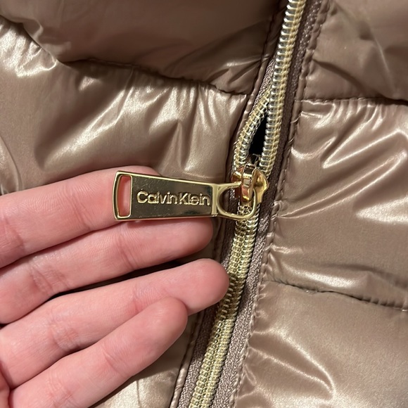 Calvin Klein puffer vest, size small, bronze/chrome, never worn - Picture 3 of 3